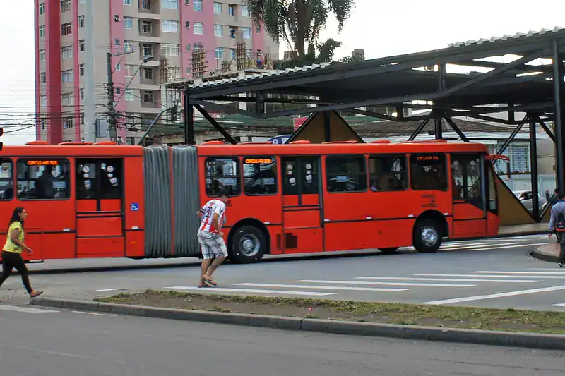 Plataforma do Terminal de Integração do Pinheirinho, Curitiba